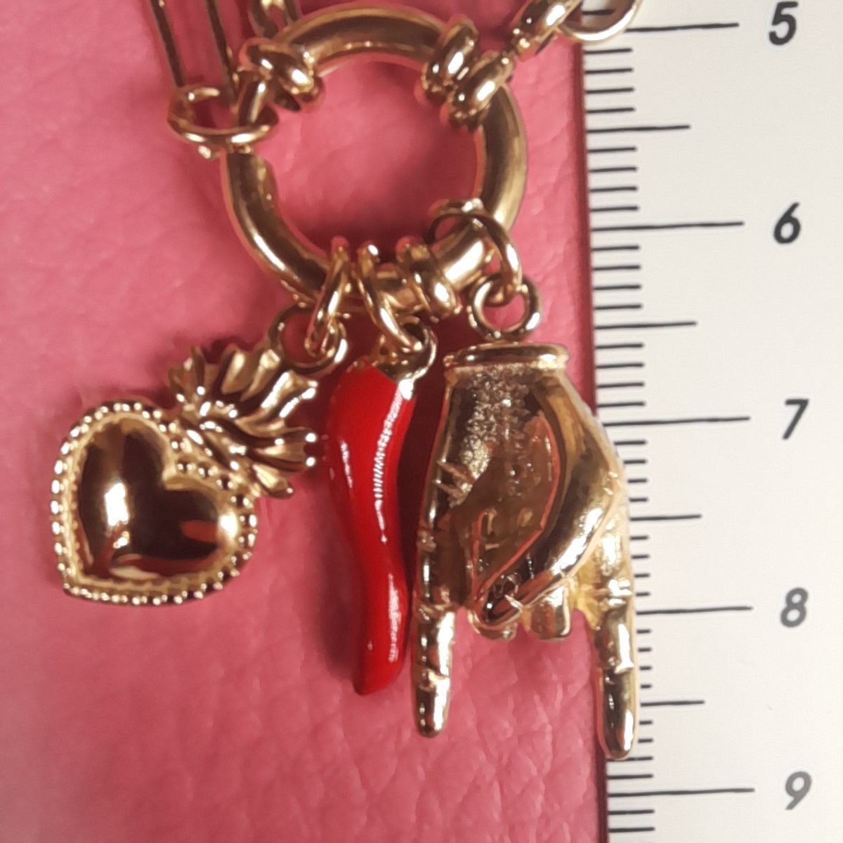 Kette mit symbolischen Charms, Edelstahl vergoldet