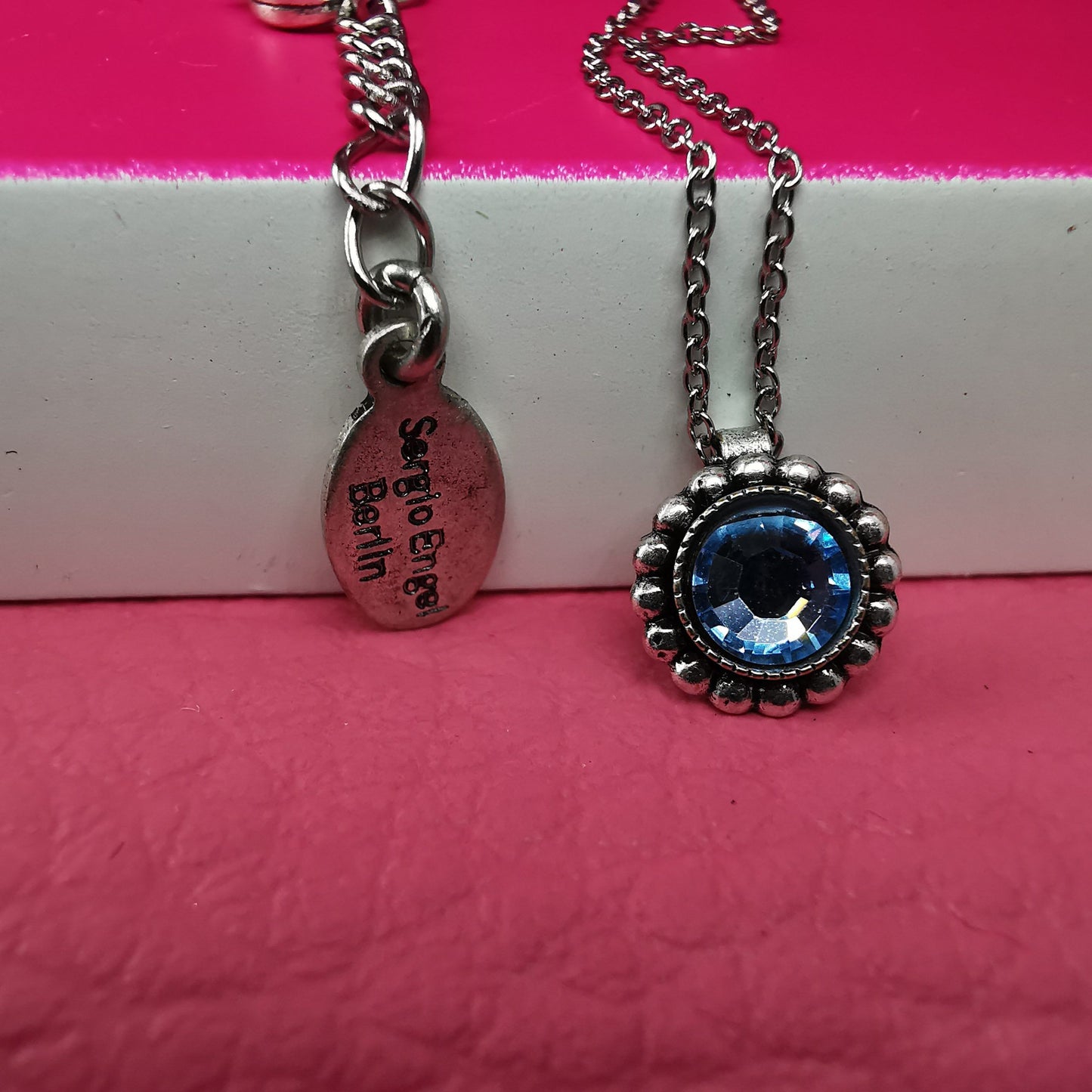 Kette "Flower", Kristall in hellblau, von Sergio Engel