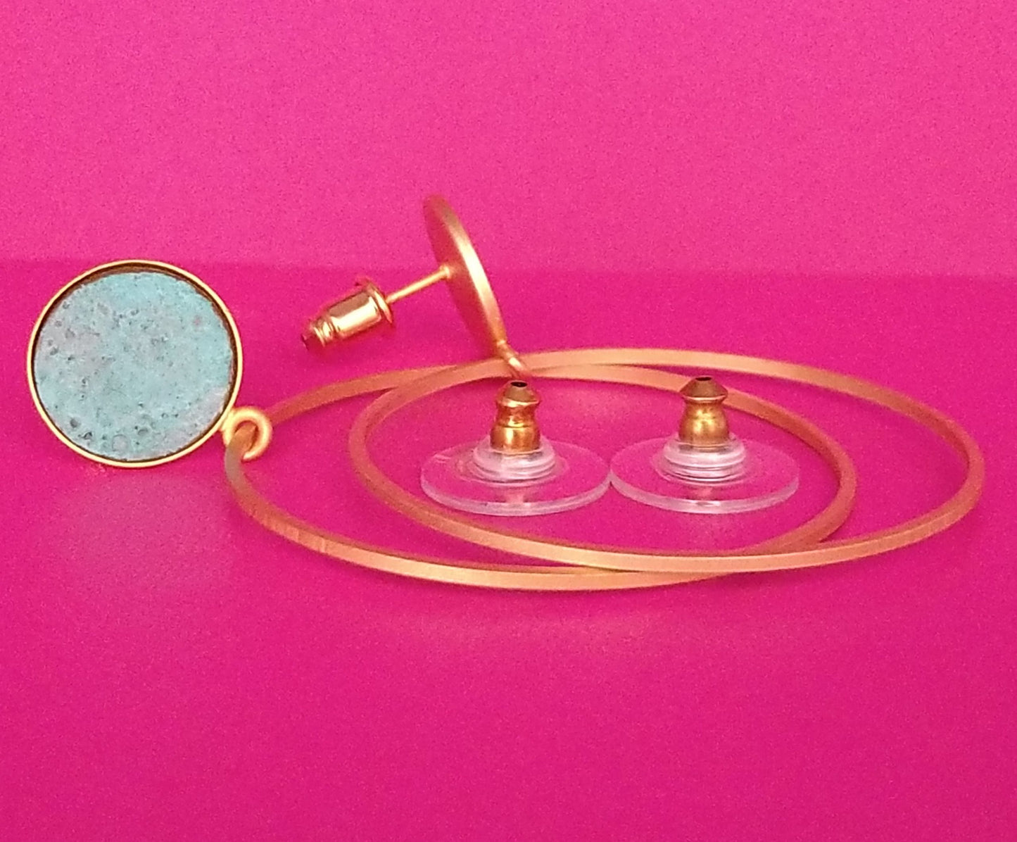 Ohrring "Patina" mit  hängenden Ringen von Sergio Engel, Berlin